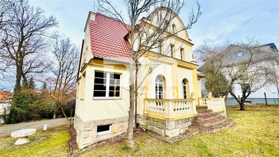 Modernisierte 1 bis 2 Familien Stadtvilla mit Maisonettewohnung in Traumlage mit Panoramablick - Rückansicht / Terrasse